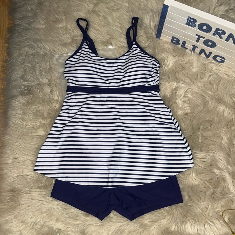 YONIQYE SWIM SUIT TANKINI NEW size S VERY FLATTERING NEW WITH TAGS retail $45